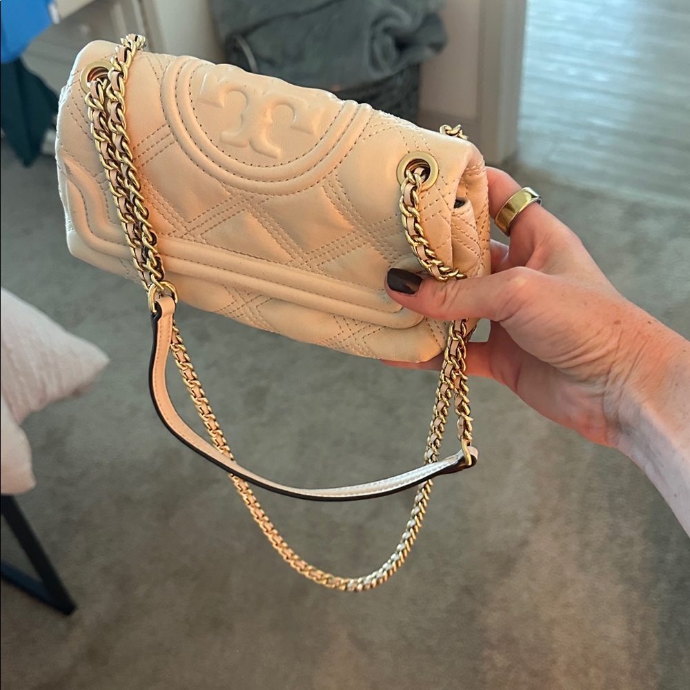 Tory Burch Cream Quilted Shoulder Bag with Gold Chain